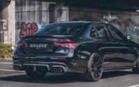 Brabus800是一款伪装成E级豪华轿车的赛道玩具