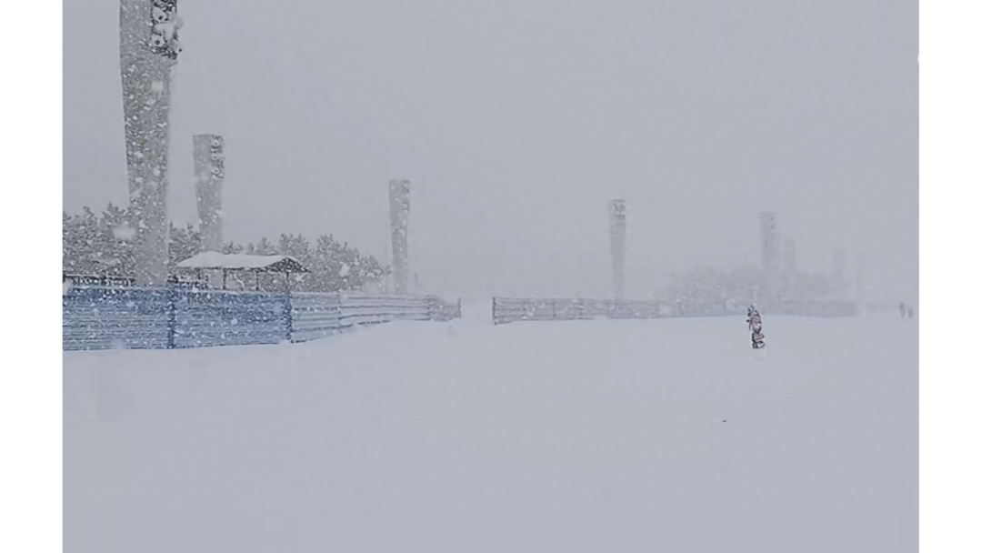 冷流暴雪（图片来源：微博网友“观云梦雨”的视频截图）